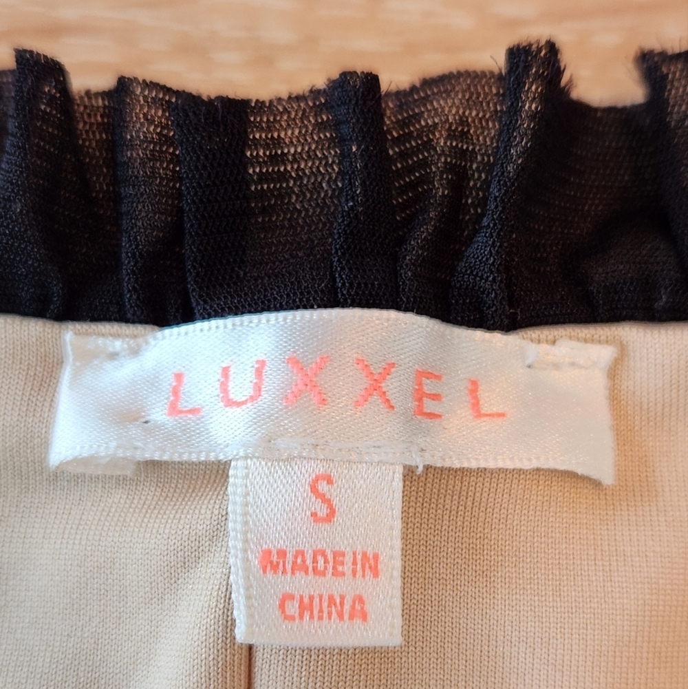 || LUXXEL || Black mesh crop top, lined, v neck, long sleeved, sz small - Picture 7 of 7